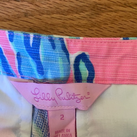 Lilly Pulitzer size 2 shorts - Picture 2 of 4